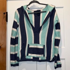 American Eagle women’s pullover sweater